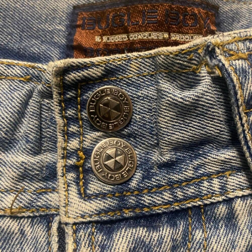 Bugle Boy Baggy Shorts - Picture 3 of 4